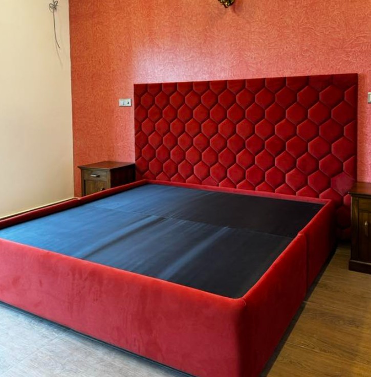 Luxury king bed ( 72x60 )